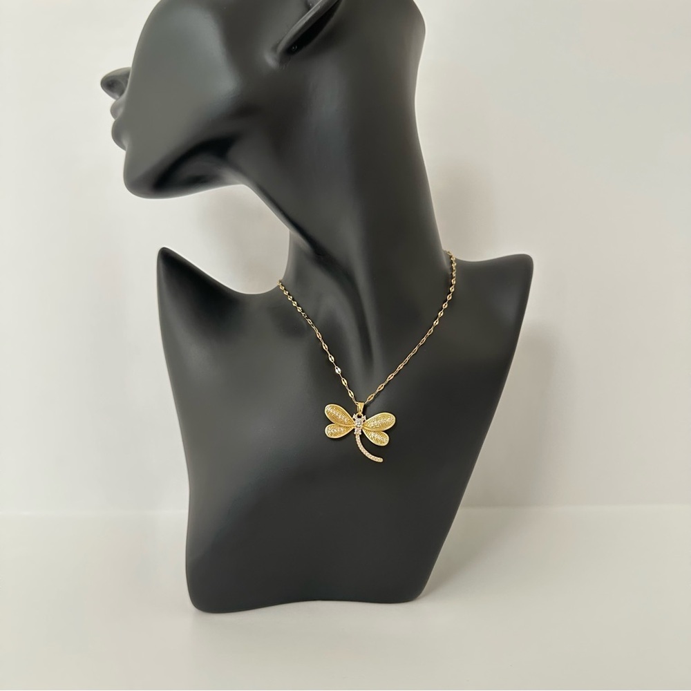 Dragonfly Pendant Gold‎ Necklace - Picture 3 of 4